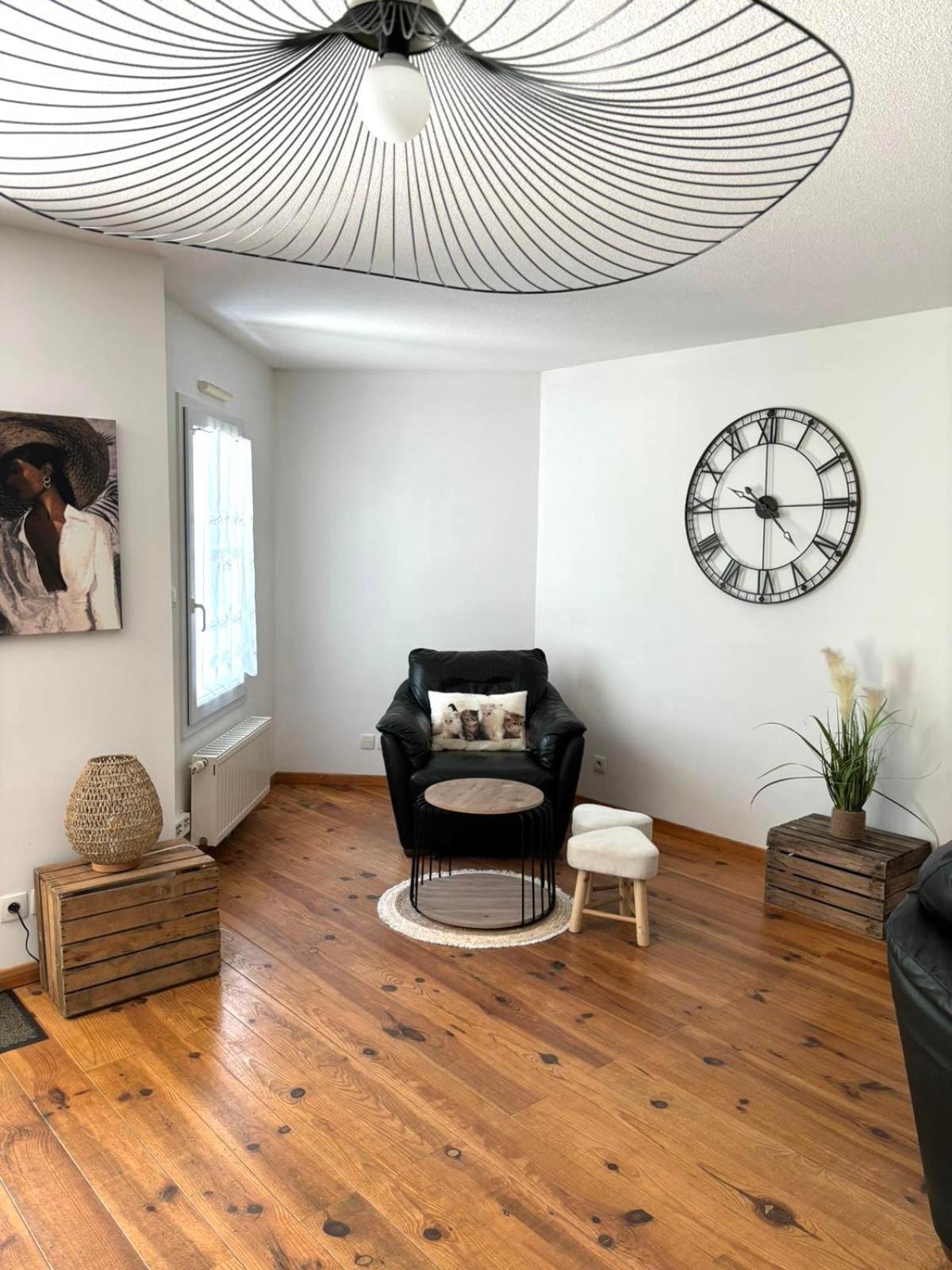 Appartement Spacieux Au Calme 瓦讷 外观 照片